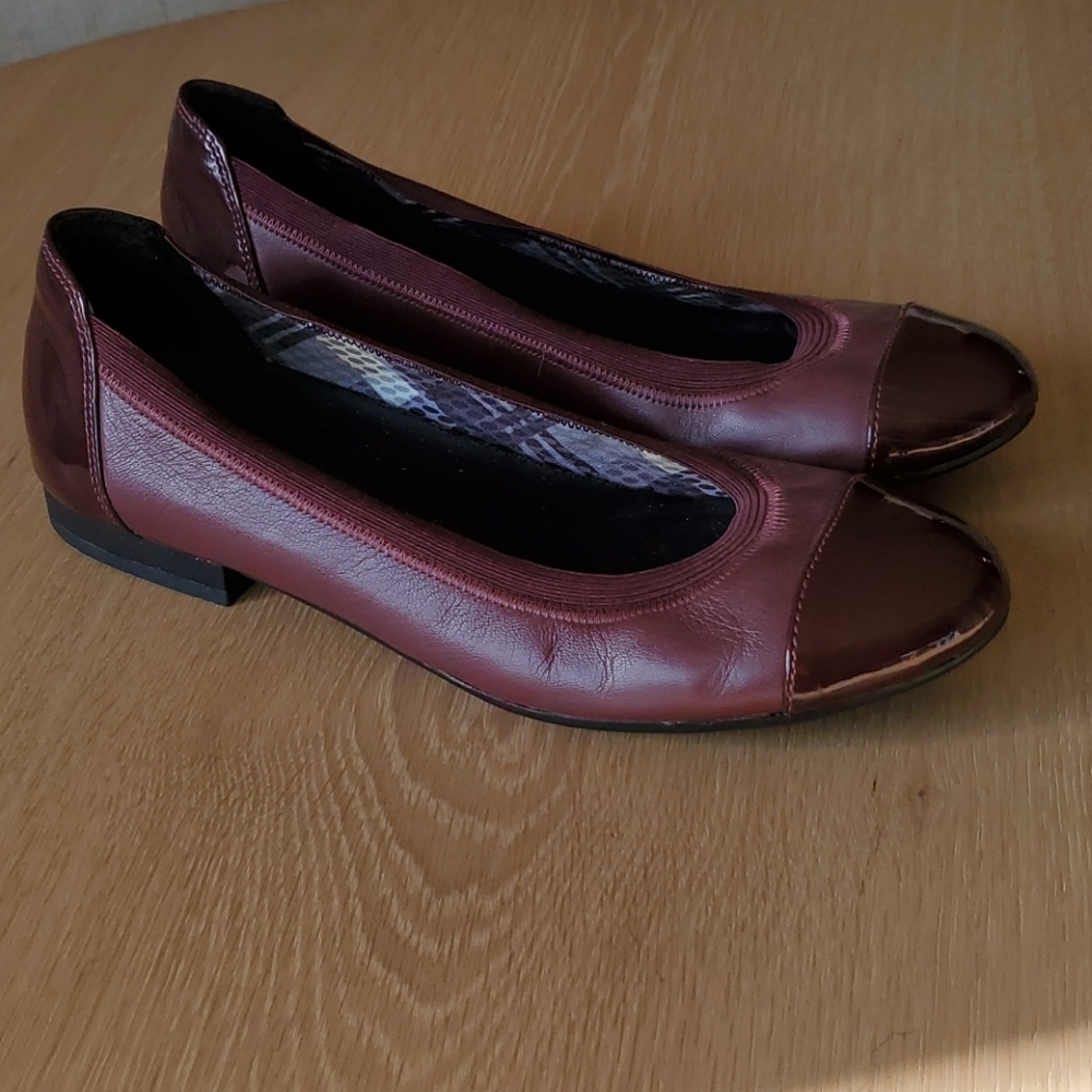 Naturalizer flats- size 7